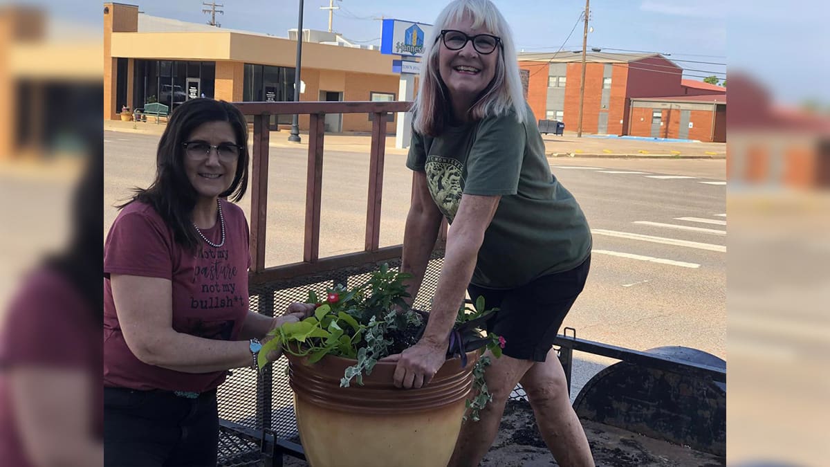 Hennessey Gets a Makeover Thanks to Hennessey United’s Beautification Team