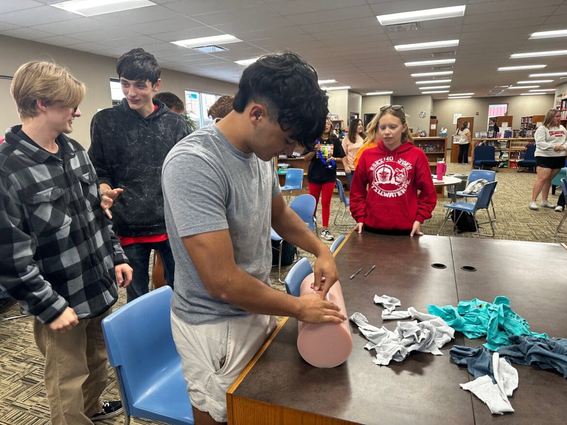 High School seniors learn CPR