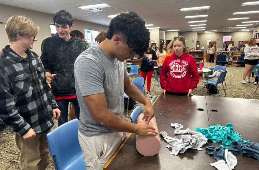 High School seniors learn CPR