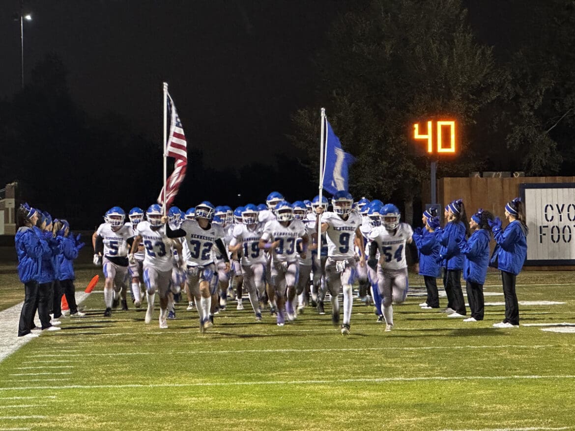 LIGHTNING DELAYS CAN’T DELAY THE EAGLES PLAYOFF DREAMS! 