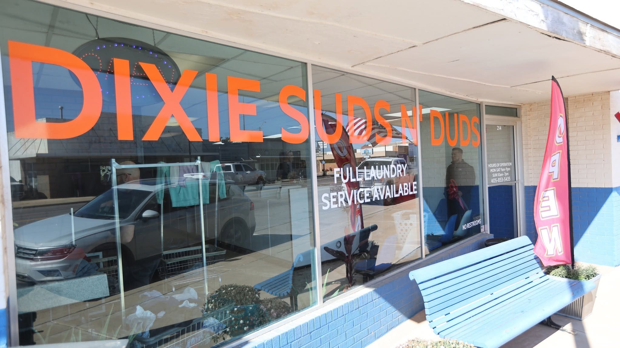 Dixie Suds 'n' Duds laundromat in Hennessey